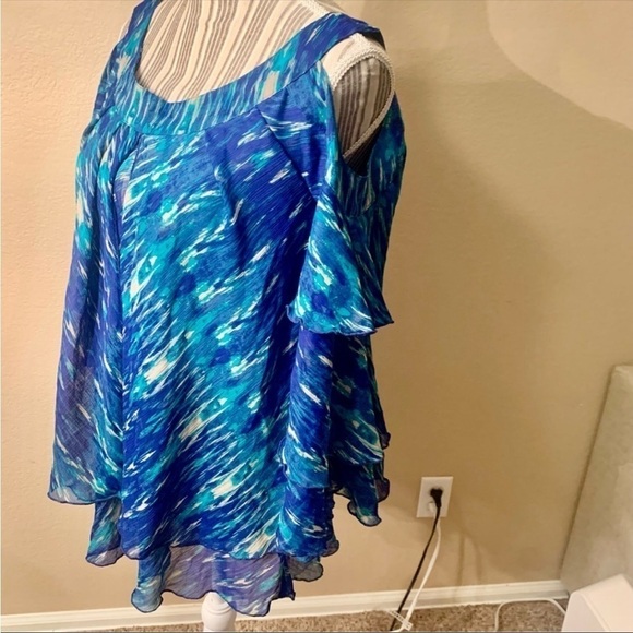 NWT Teal Blue Blouse XS Hot in Hollywood Cold Shoulder Layered Bell Sleeves - Picture 2 of 16